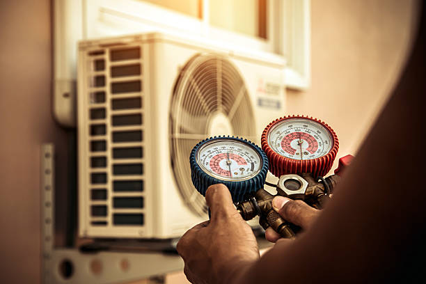 Professional Hvac technician working in San Mateo, CA